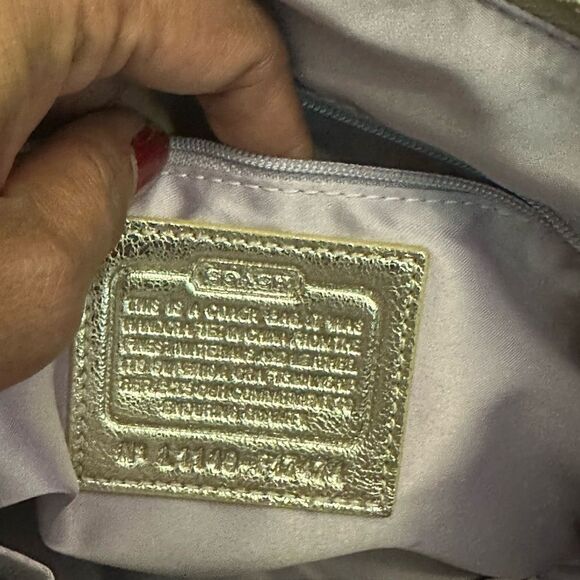 Coach Poppy Tote Bag comes with card holder - Picture 6 of 14